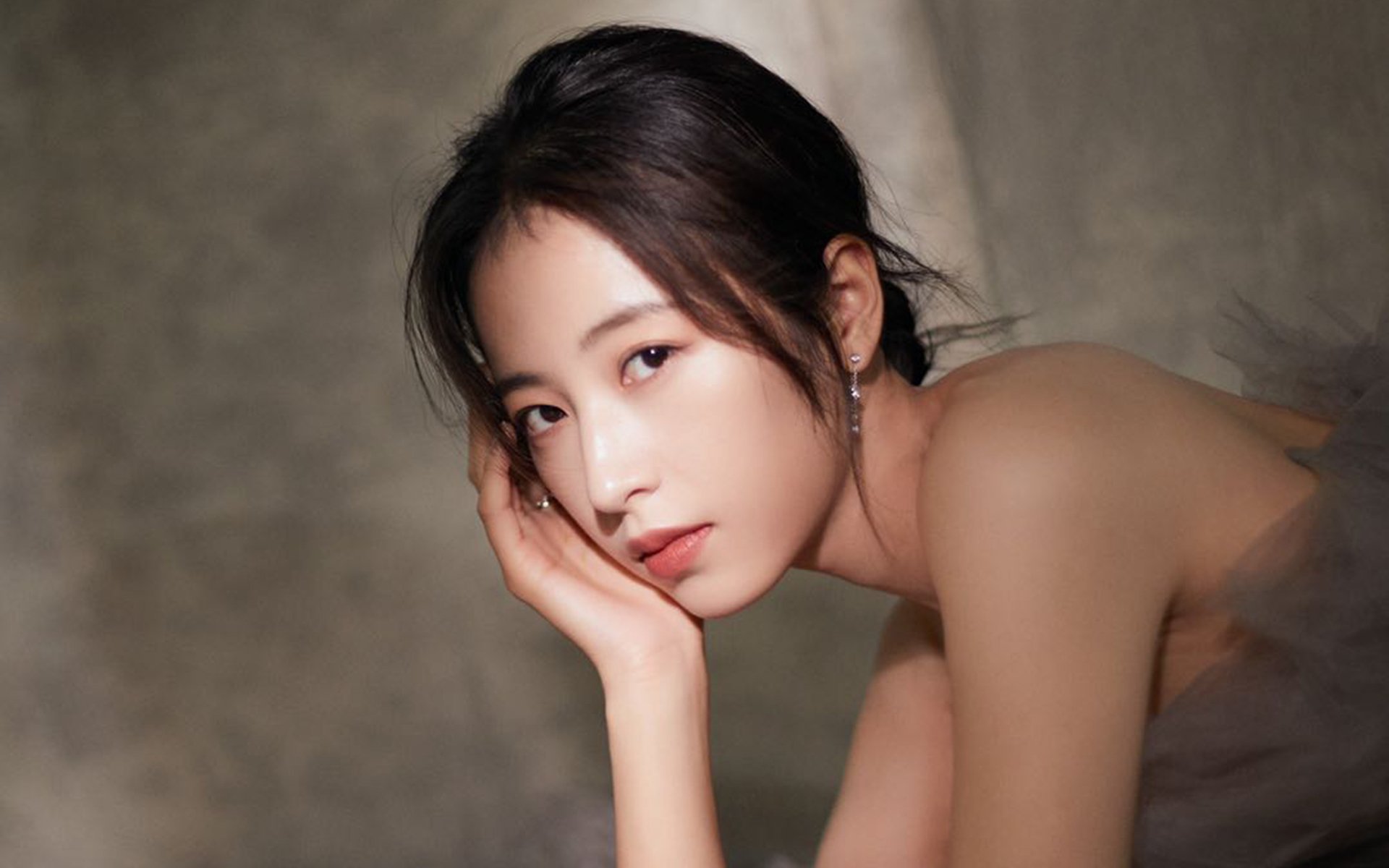 新英格兰爱国者队在赛季中表现低迷，新英格兰爱国者主场在哪个城市